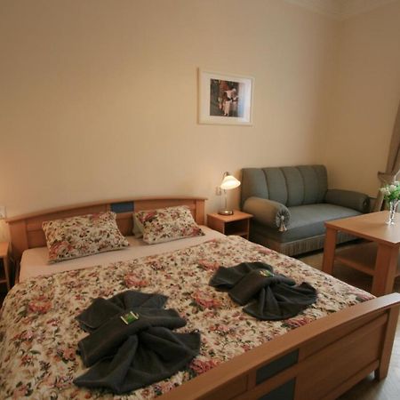 Apartment No. 4B I.P.Pavlova 32 การ์โลวีวารี ภายนอก รูปภาพ