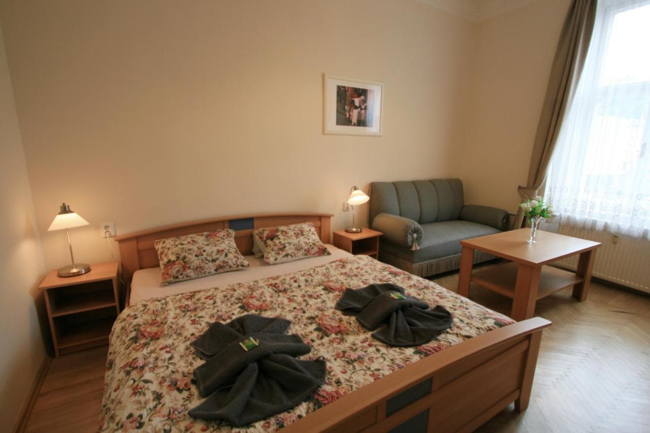 Apartment No. 4B I.P.Pavlova 32 การ์โลวีวารี ภายนอก รูปภาพ