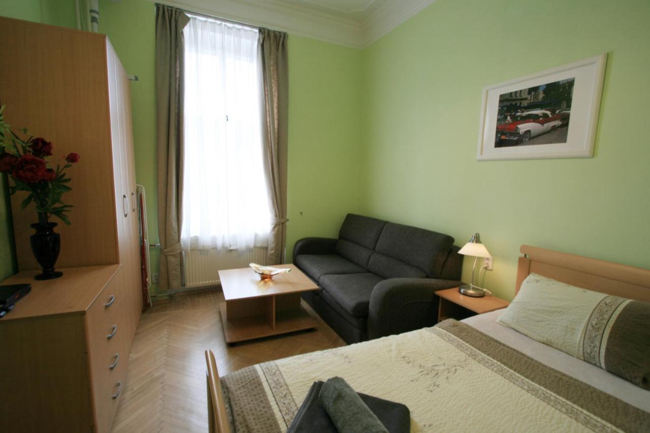 Apartment No. 4B I.P.Pavlova 32 การ์โลวีวารี ภายนอก รูปภาพ
