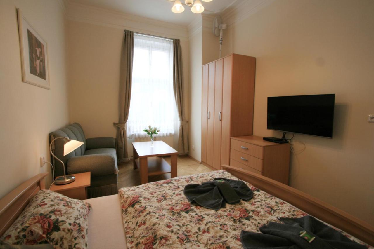 Apartment No. 4B I.P.Pavlova 32 การ์โลวีวารี ภายนอก รูปภาพ